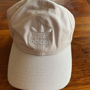 Adidas baseball/tennis hat